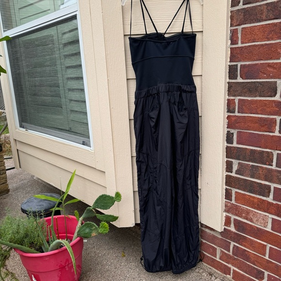 Free People Workout Hiking Onesie NWOT - Picture 4 of 7